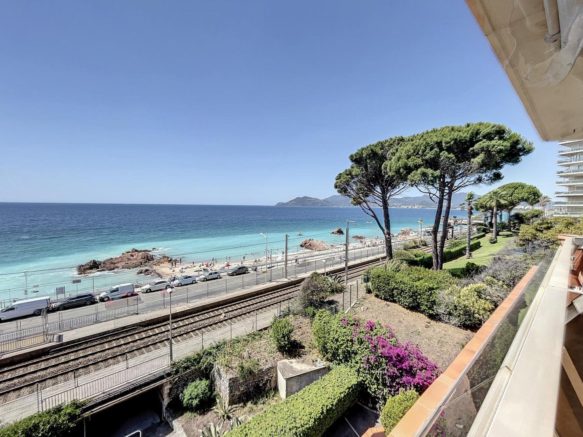 Studio With Beautiful Sea View And Direct Beach Access Cannes Exteriér fotografie